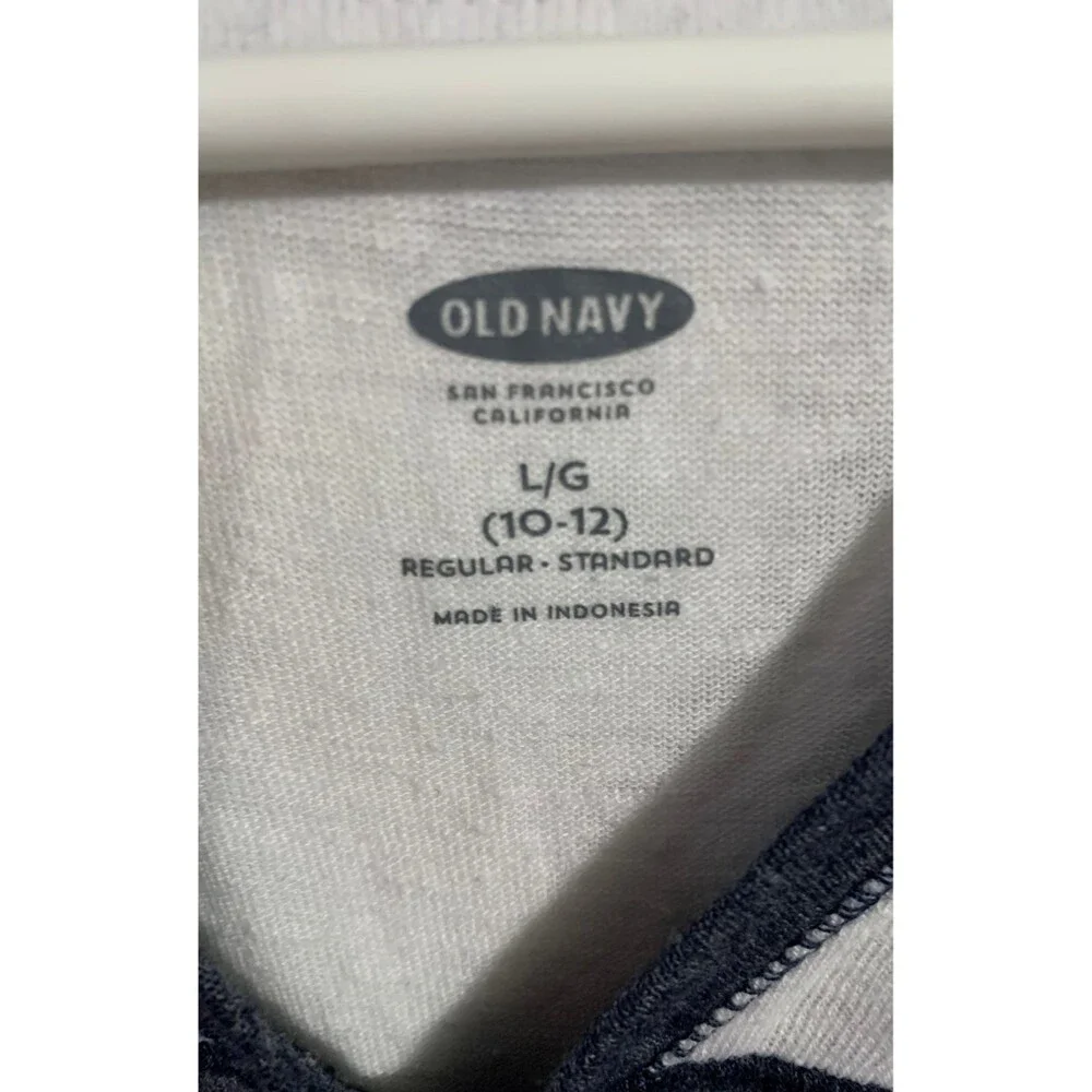 Old Navy Shirt. Size L (10-12)